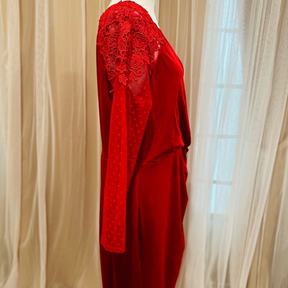 Lady In Red - Picture 8 of 8